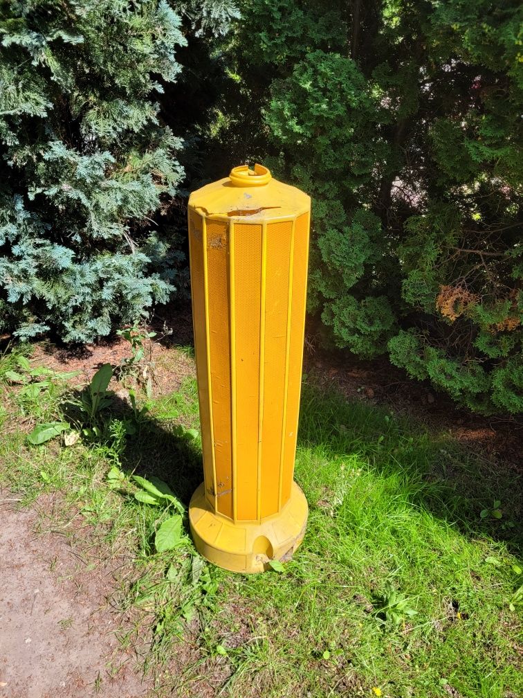 Słupek odblaskowy wys ok. 1 m drogowy dookólny