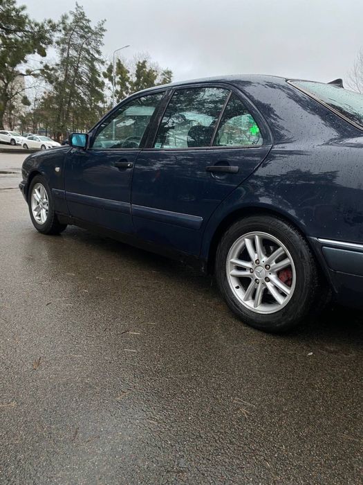 Продам Mercedes w210 2.0 газ/ бензин