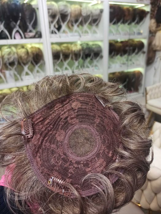 Topper, tupet damski falowany jak naturalny odcienie siwego-Nessaja