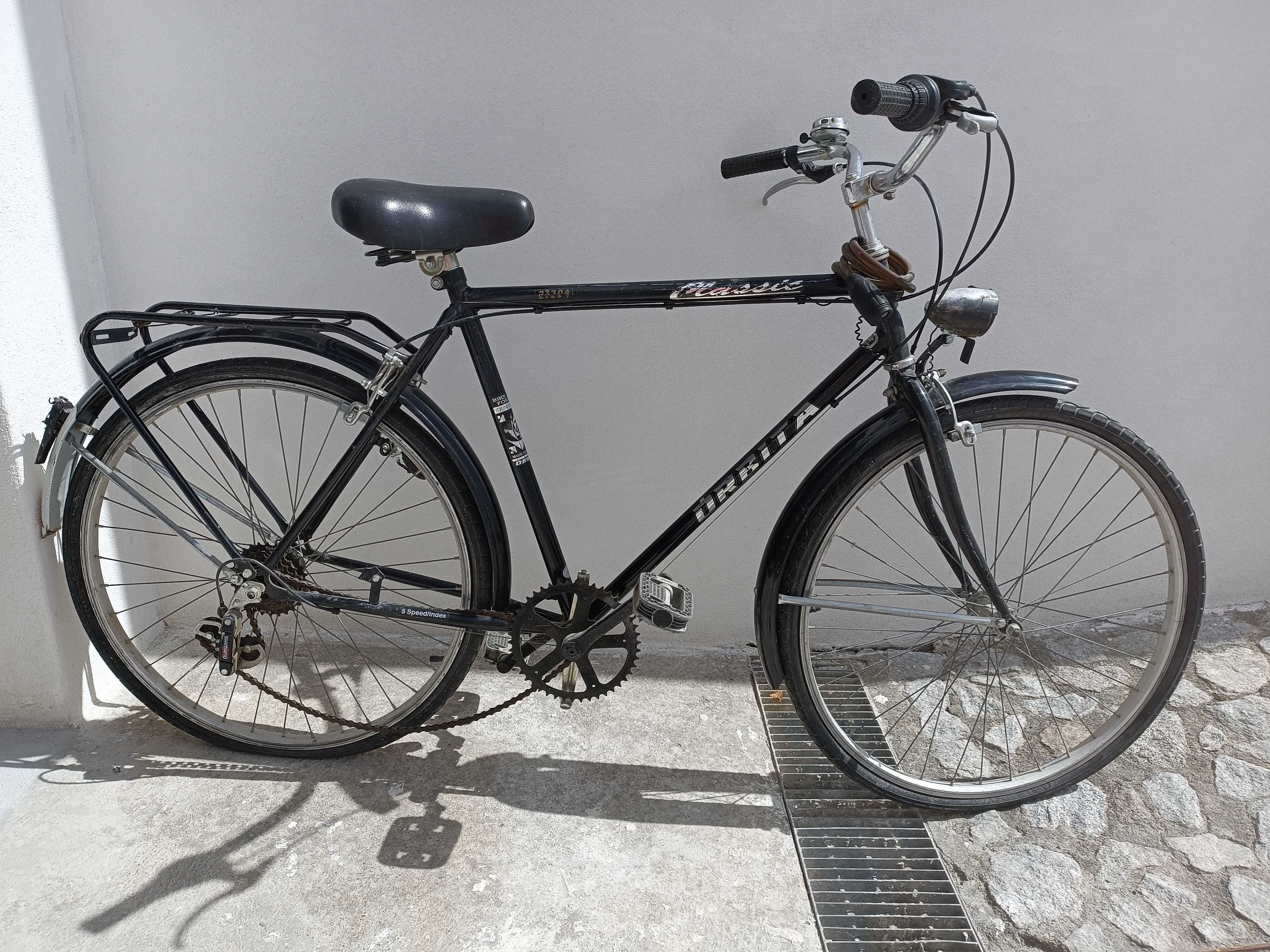 Bicicleta pasteleira antiga - quadro alto