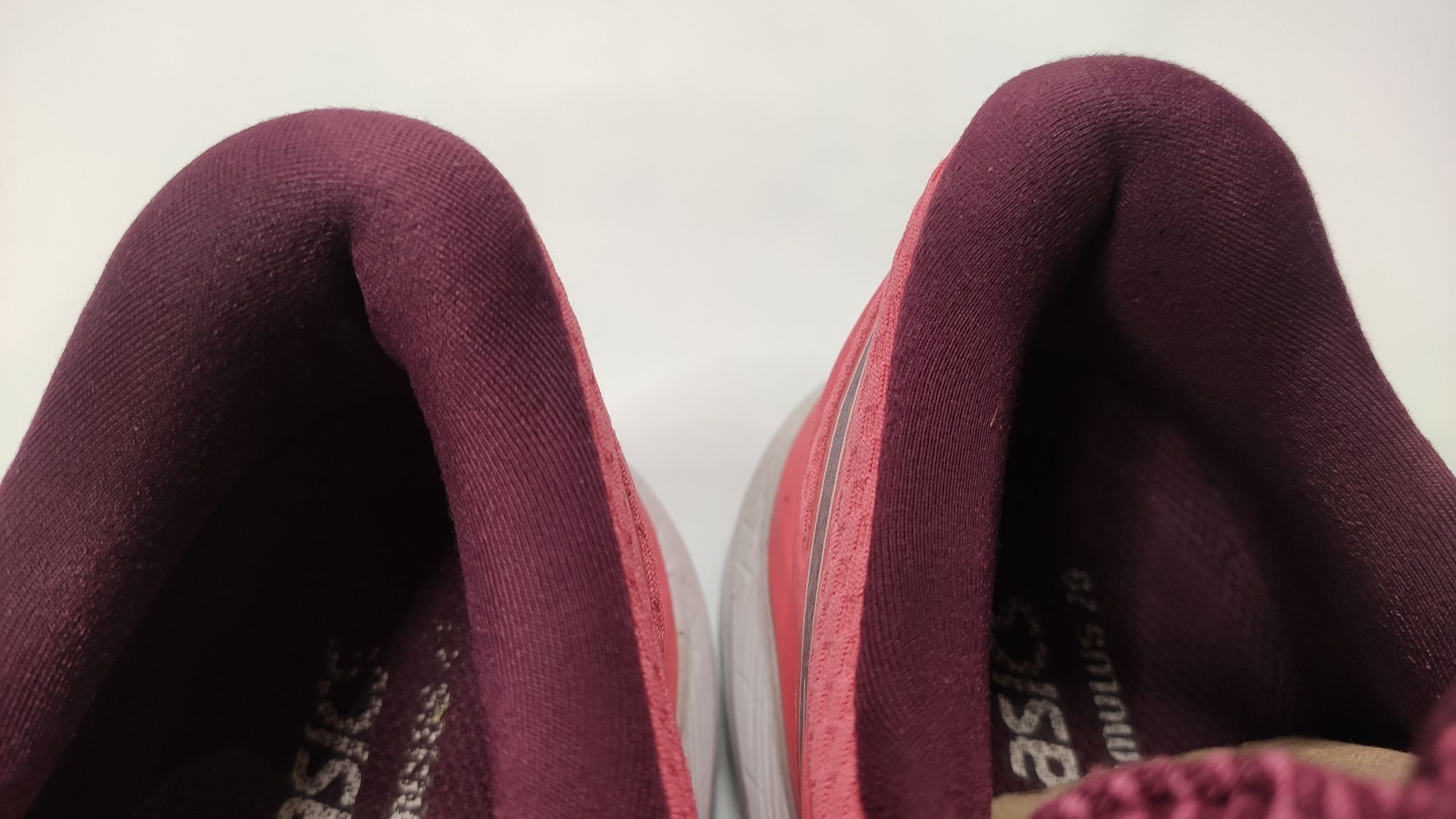Оригінальні кросівки ASICS gel-cumulus 20, 40 розмір