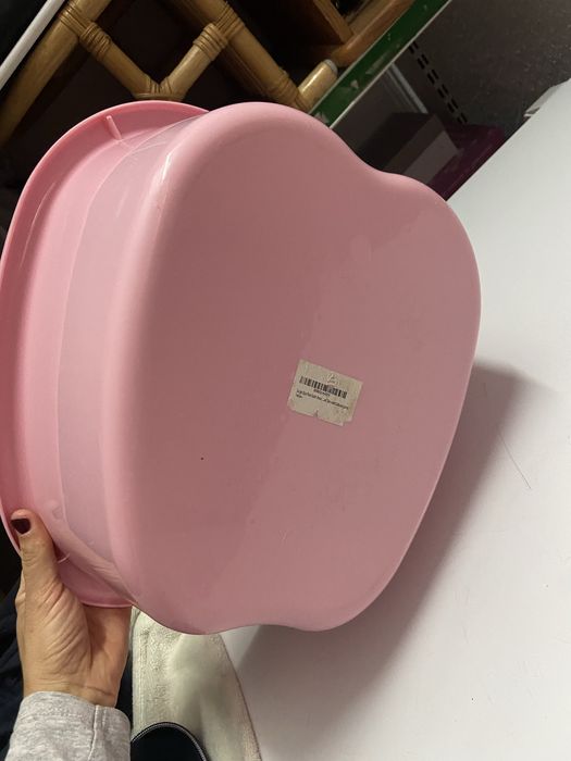 Lava pes para meter os pes de molho para os arrranjar