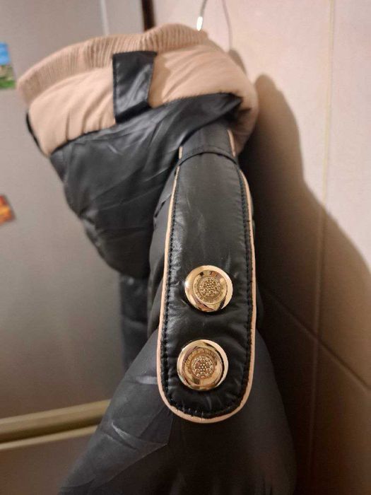 Куртка жіноча з капюшоном