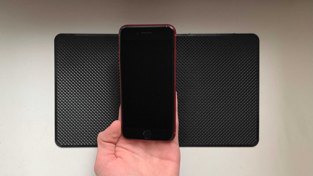 Почти новый iPhone SE 2022 - 64 гб - 86% АКБ - NEVERLOCK - RED