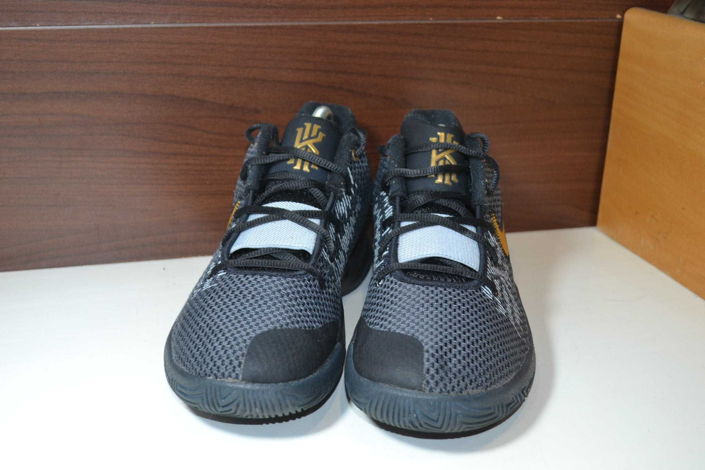 nike kyrie flytrap 2 кроссовки 42р баскетбольные оригинал