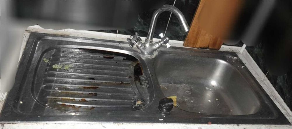 Металева мийка з краном 44х86 см