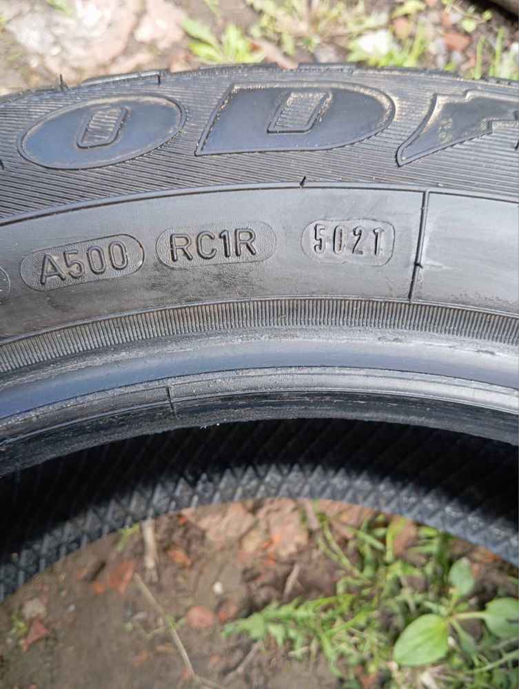 Goodyear Ultragrip 235/50/17 зимняя