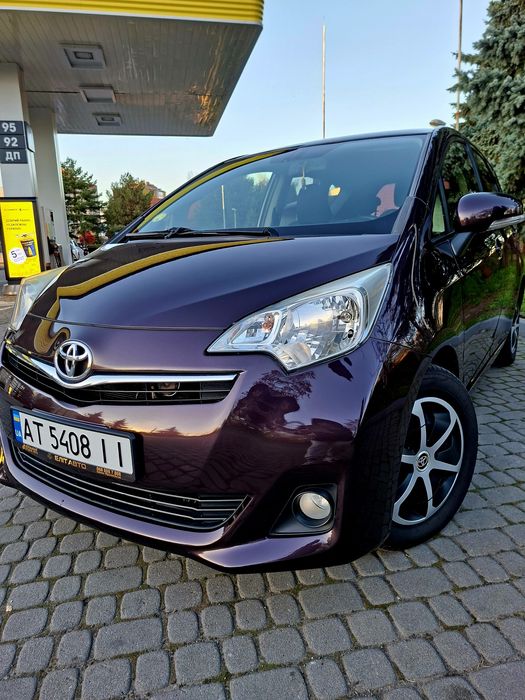 Продам свіжопригнану Toyota Verso S 2014p. Автомат.