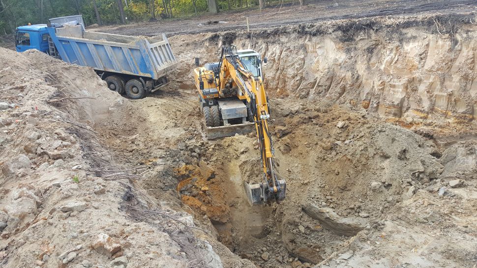 Usługi ciężkim sprzętem budowlanym, wyburzenia, rozbiórki, wykopy.