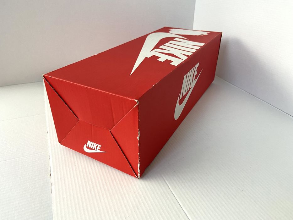 Caixa de chinelos Nike