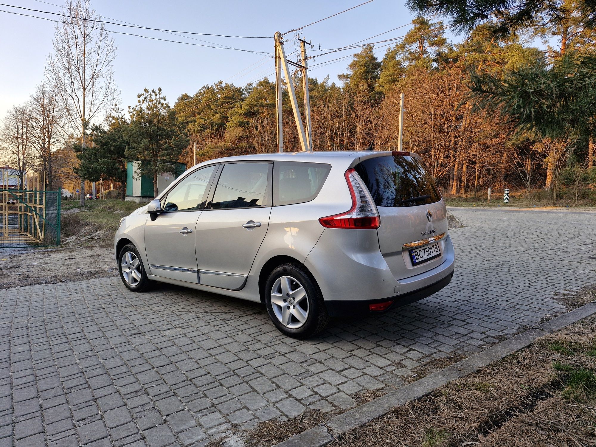 Продам Renault Grand Scenic