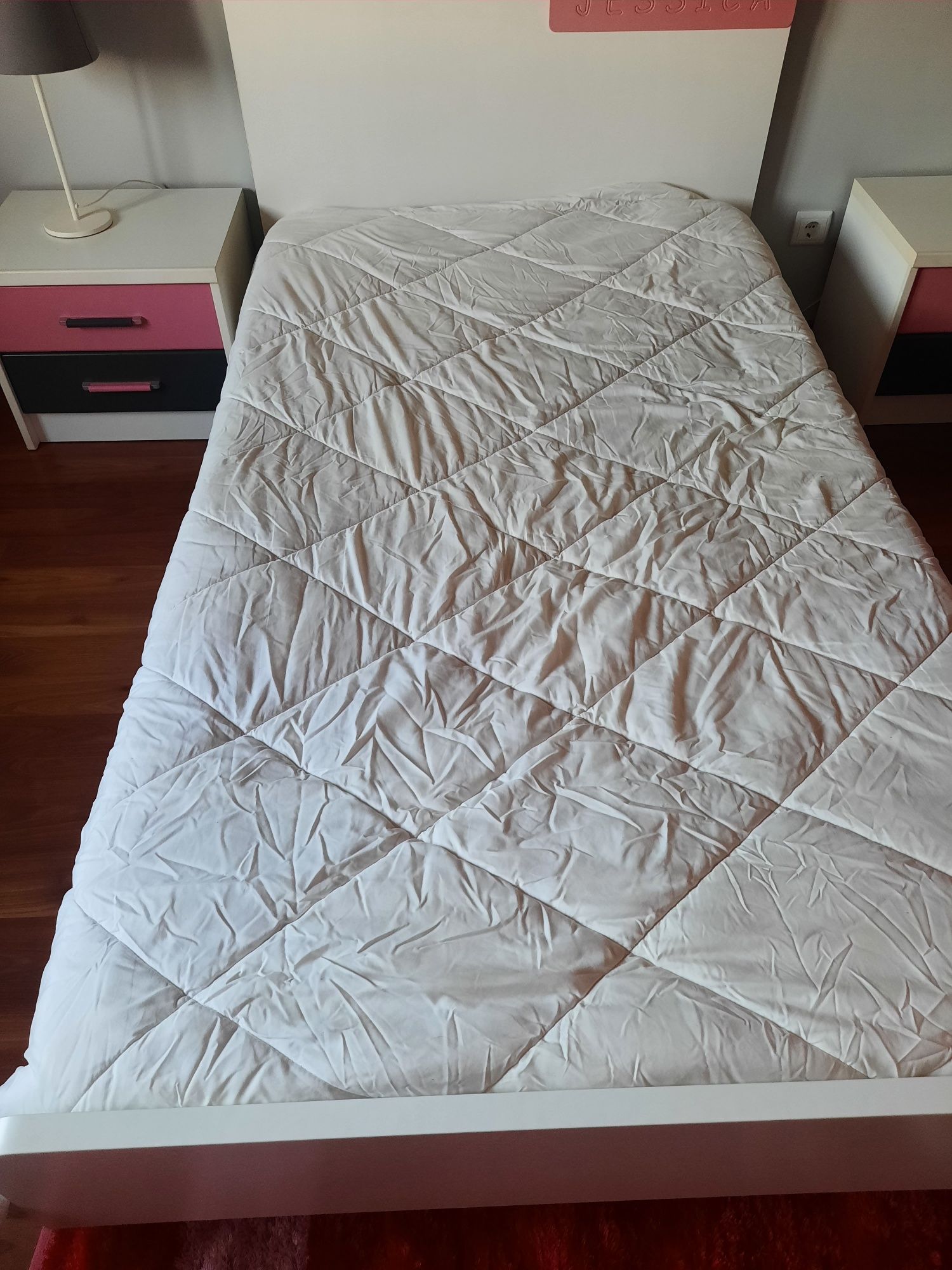 Quarto de solteiro menina