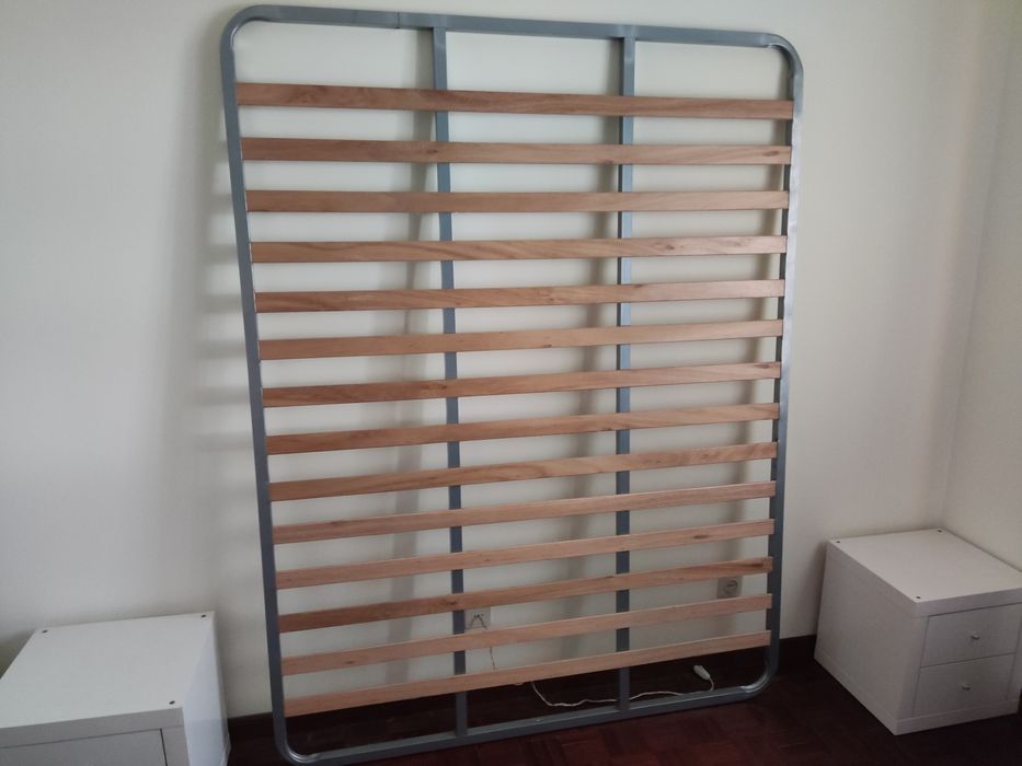 Estrado metálico com ripas de madeira 1,50/1,95