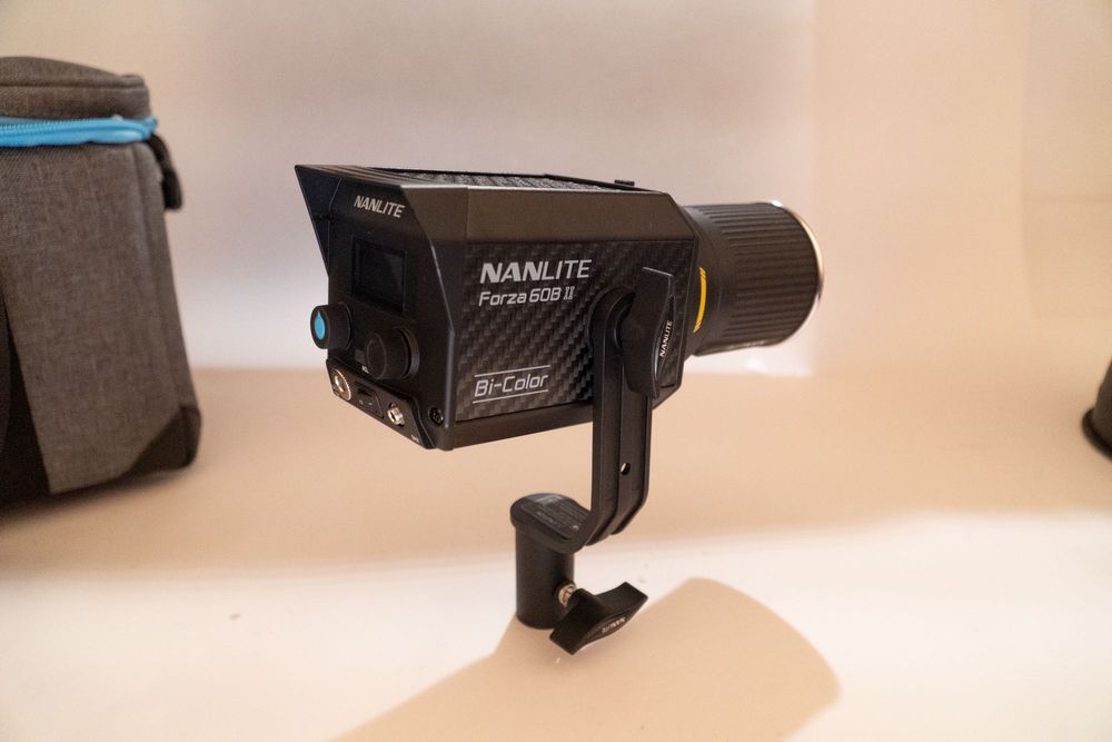 Lampa LED Nanlite Forza 60B II Bi-Color + Dodatki