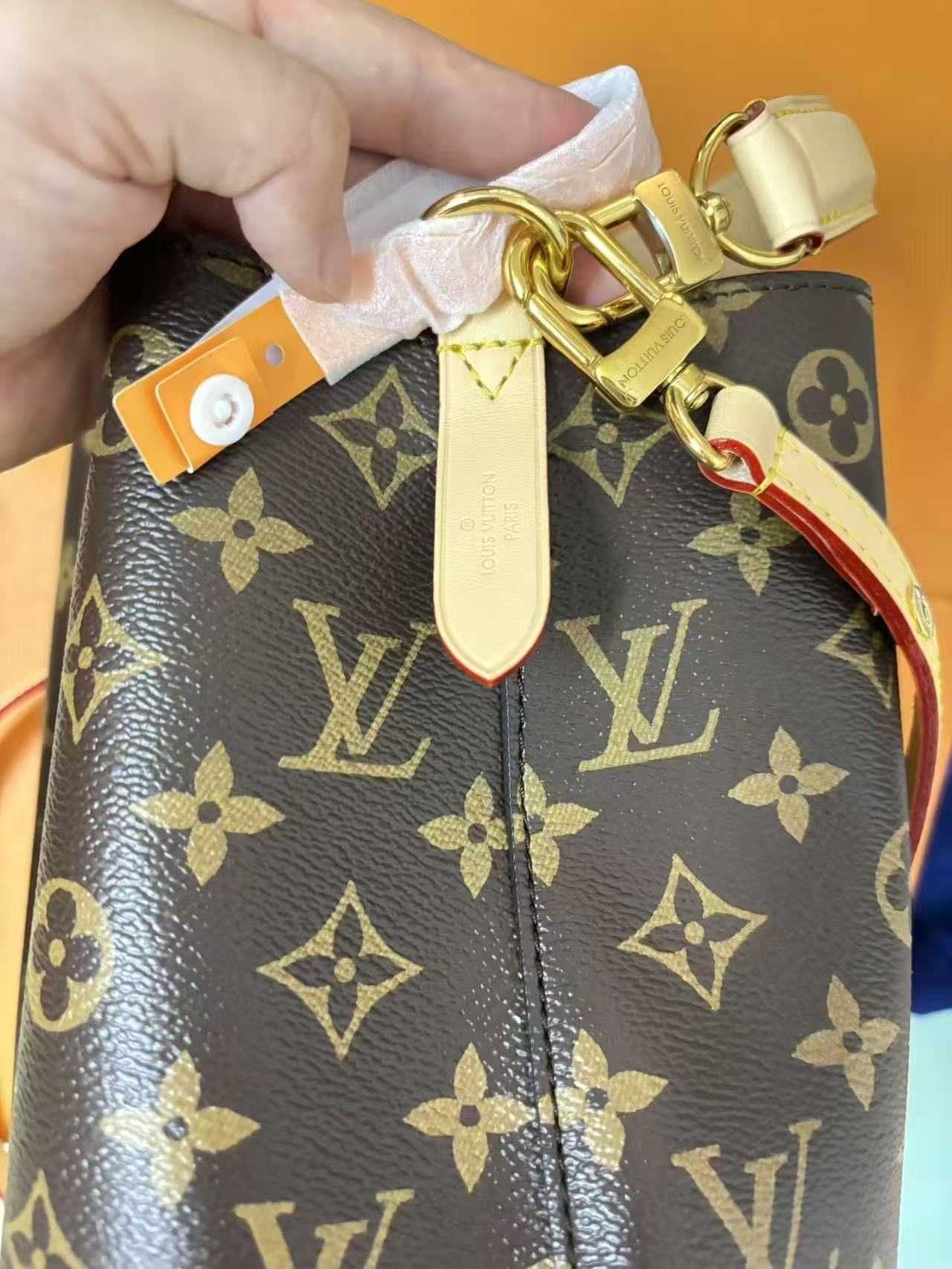 "Bolsa Bucket LOUIS VUITTON NÉONOÉ BB nova."