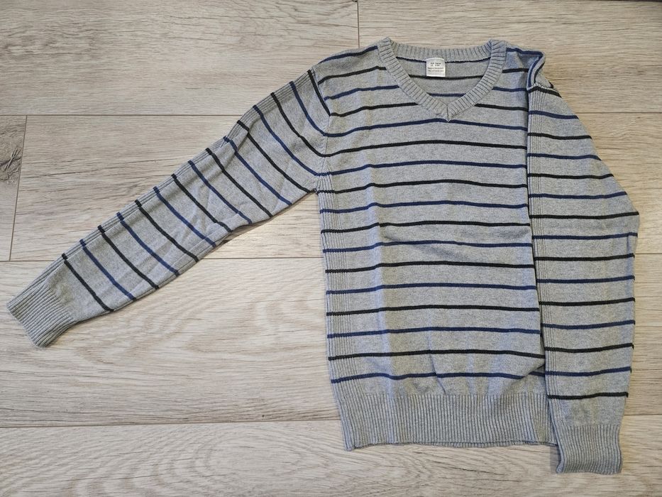 Sweter (rozm. 134/140)