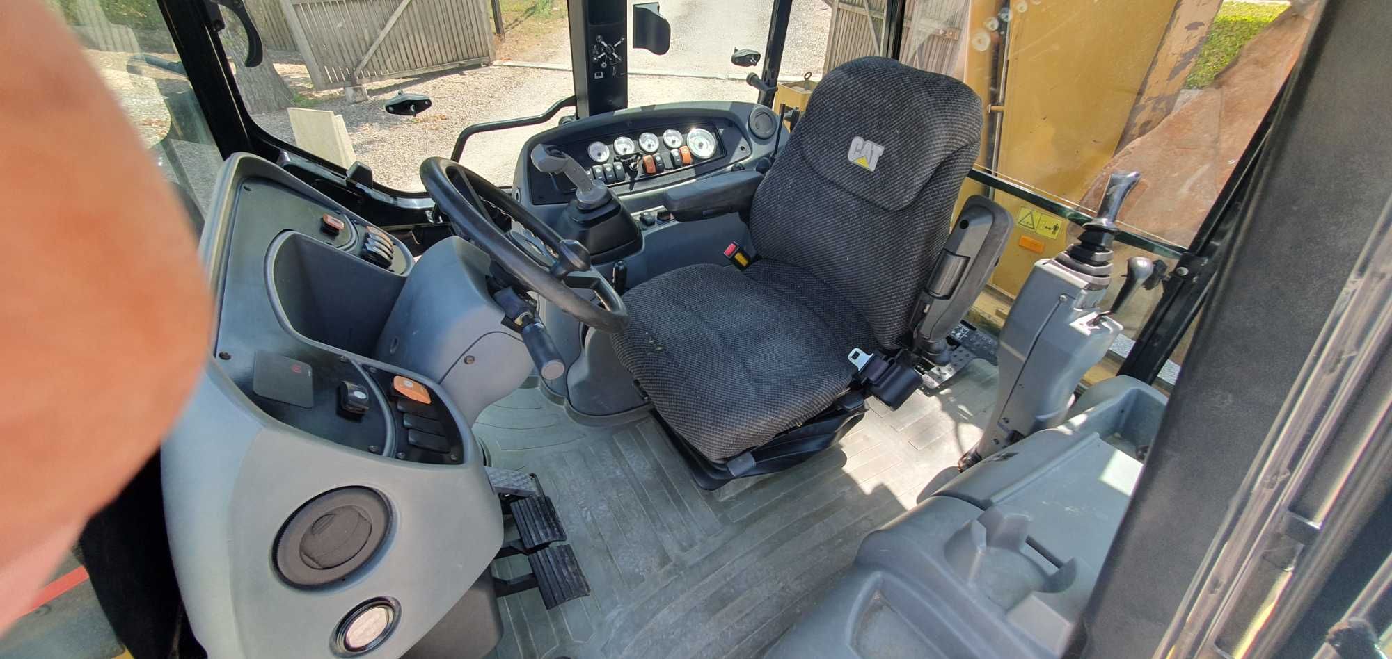 Retroescavadora Caterpillar 432D