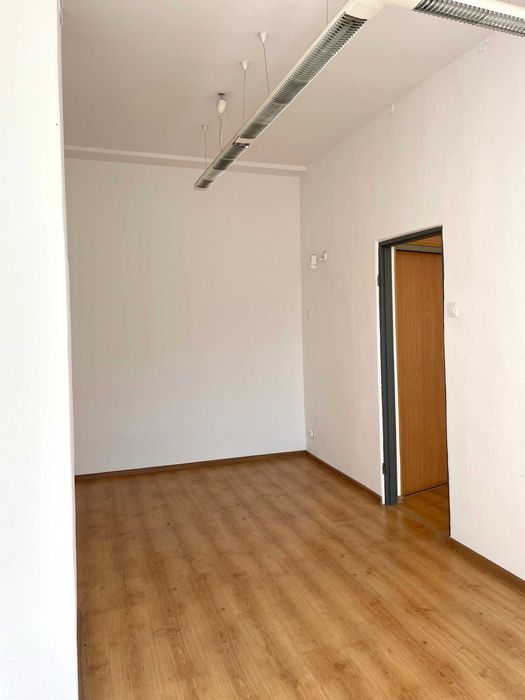 Klimatyczny lokal pod usługi