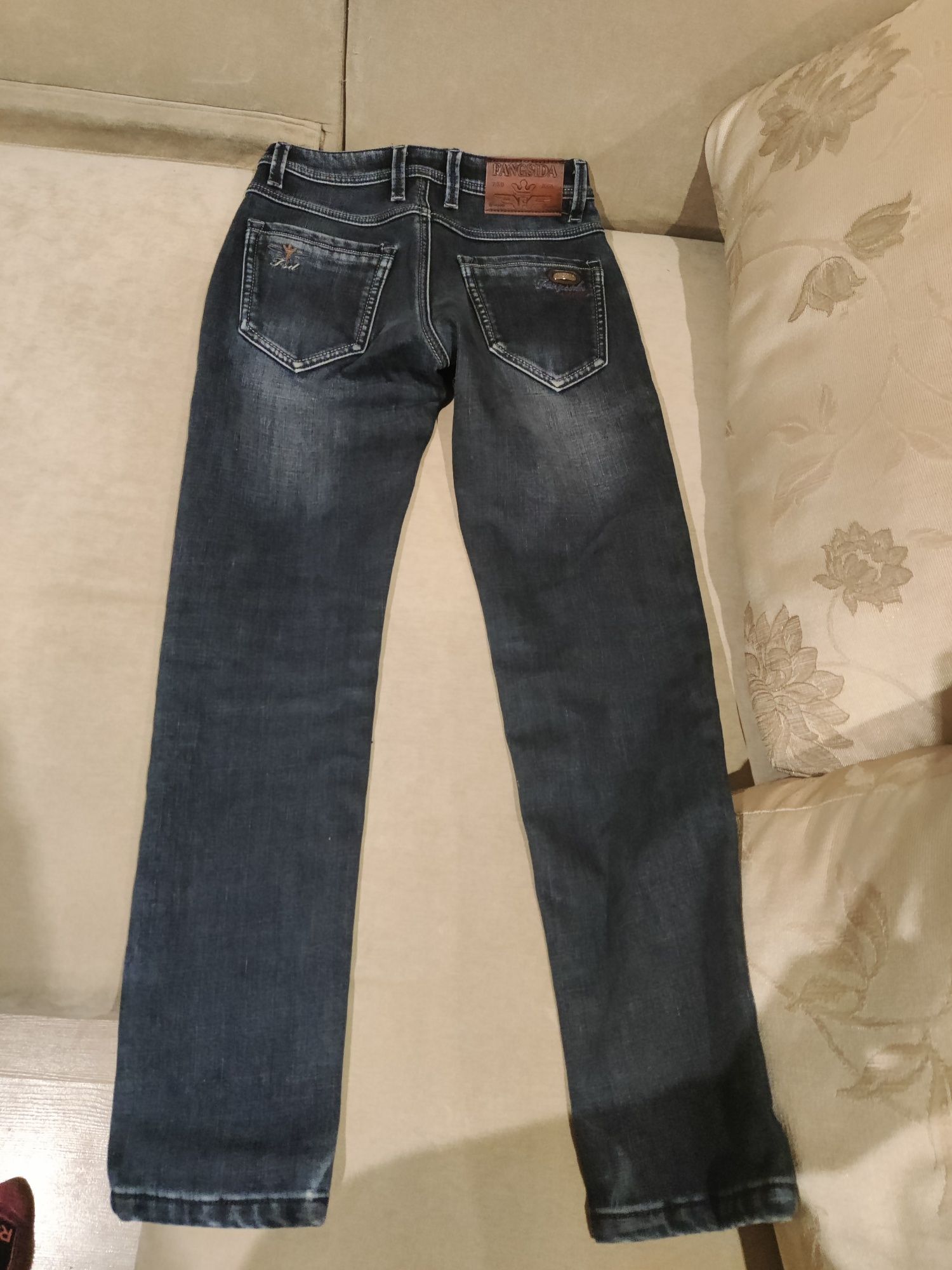 Продам джинсы на флисе 12-13 лет