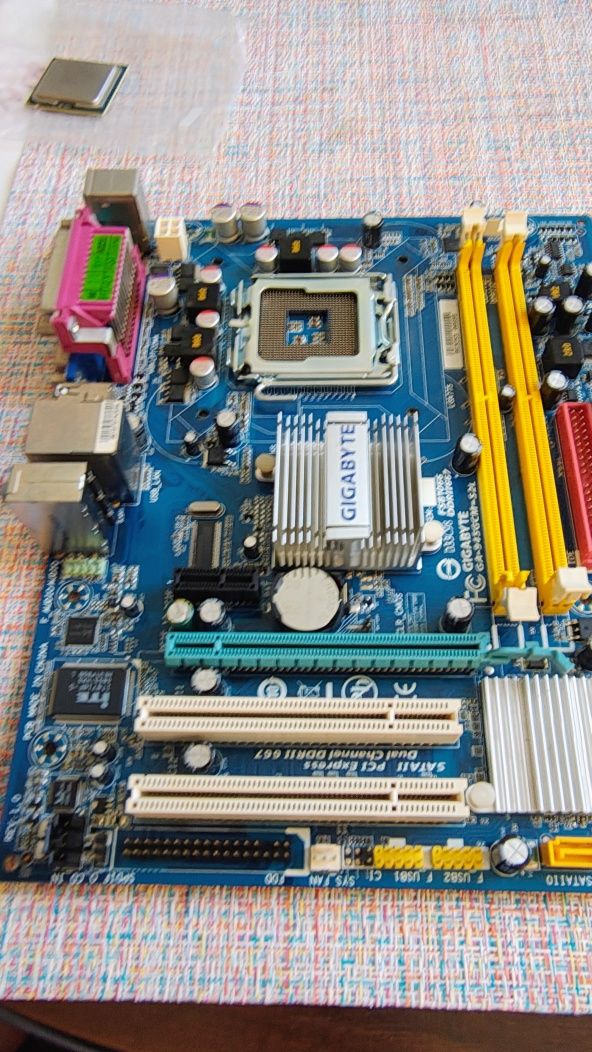 Gigabyte GA-945GCM-S2L,DDR2