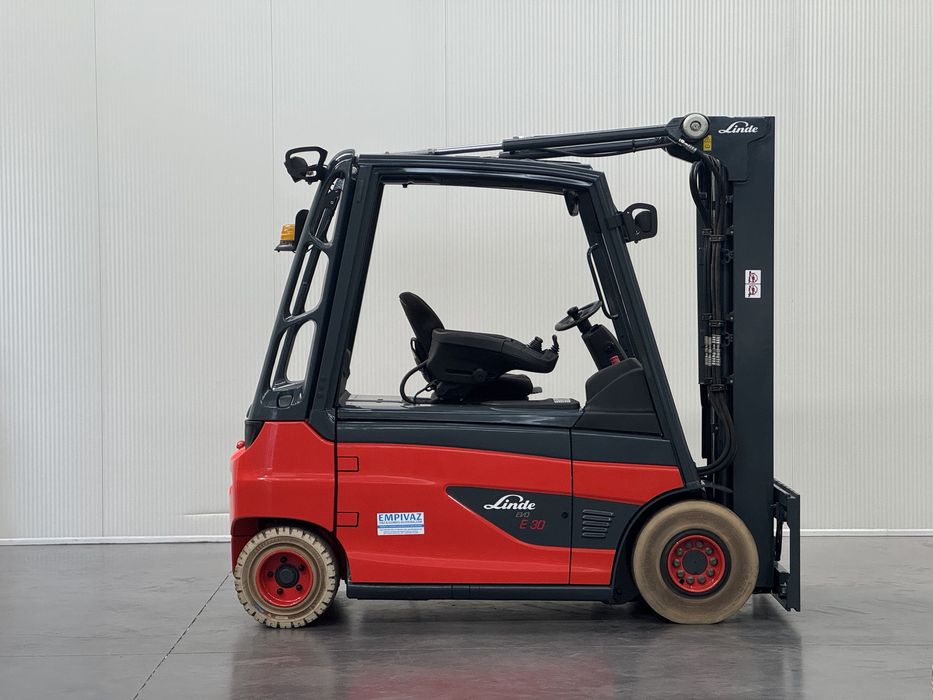 Empilhador Linde 3000Kg - Elétrico