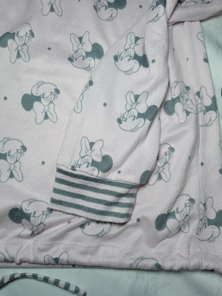 Жіноча піжама Disney Minnie Mouse

 розмір S
кофта
довжина 62 см
ог 51