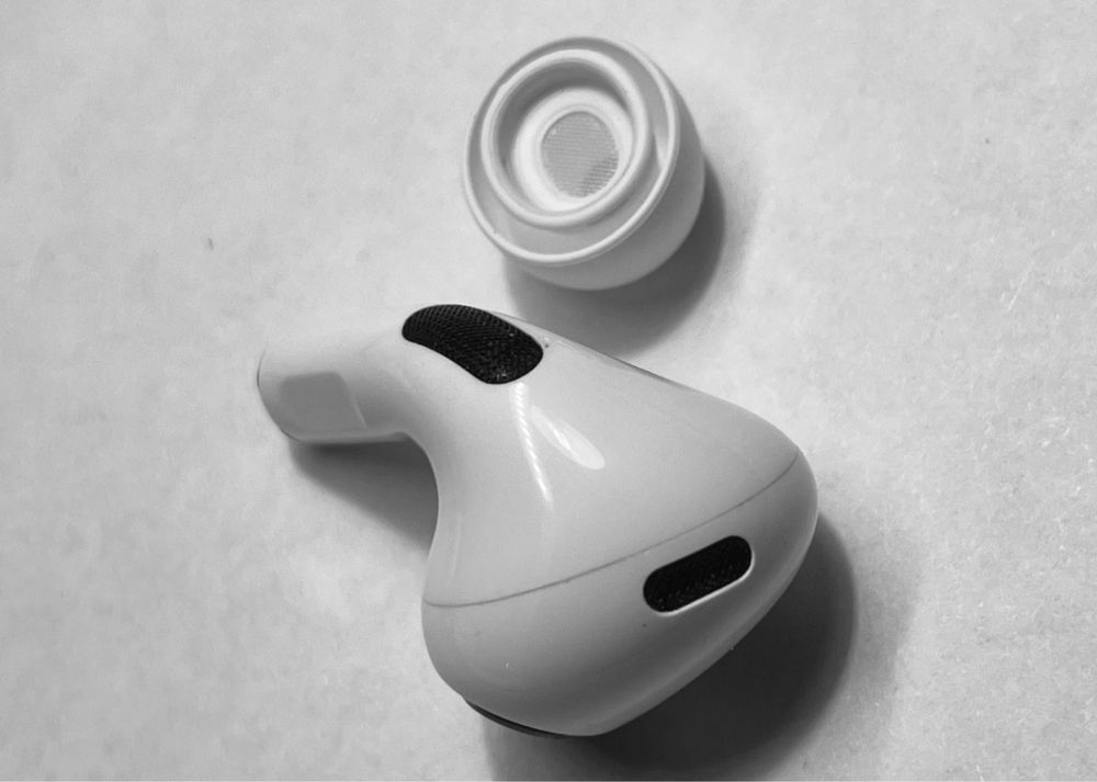 Правий навушник AirPods Pro 2 Gen А3047 А3048 А2698 А2699