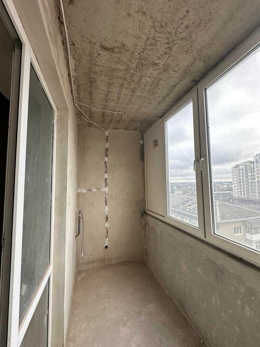 Центр! Здана квартира, 74.5 м2 на 7 поверсі , сирець.