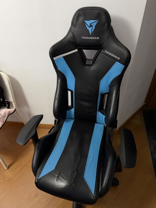 Cadeira Gaming ThunderX3 de cor Azul/Preto usada