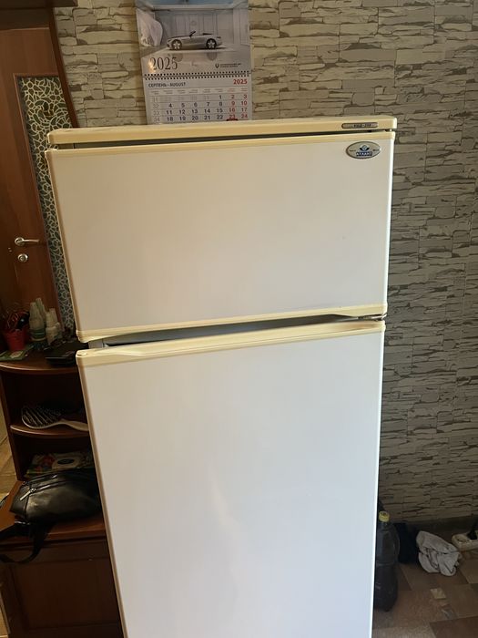 Продам холодильник Атлант