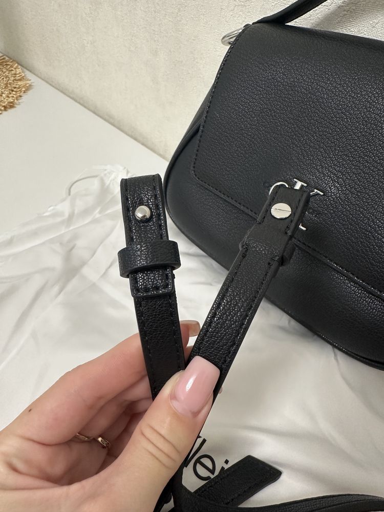 Сумка крос боді Calvin Klein нова CK