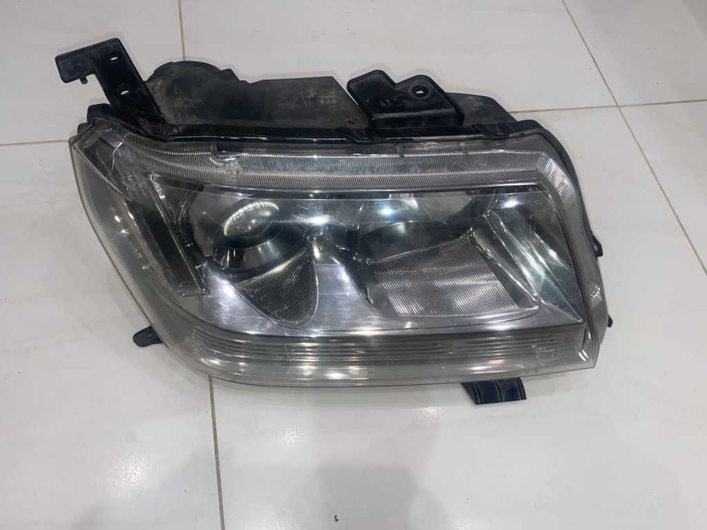 Lampa przednia Suzuki Grand Vitara 2 (halogen)