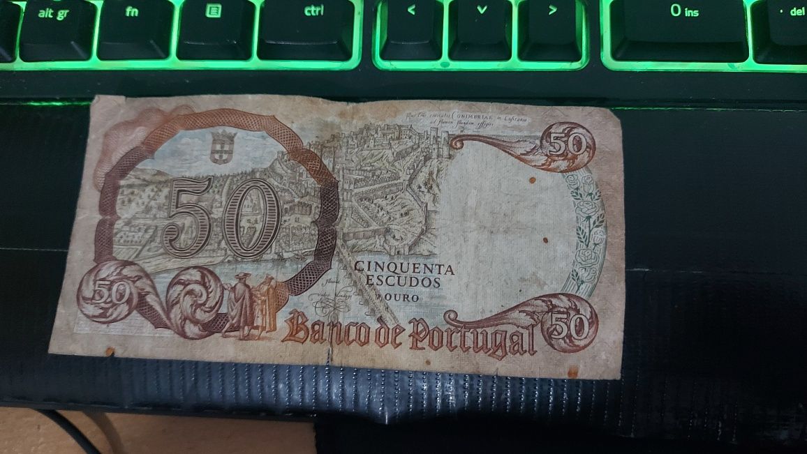 50 -  Escudos nota