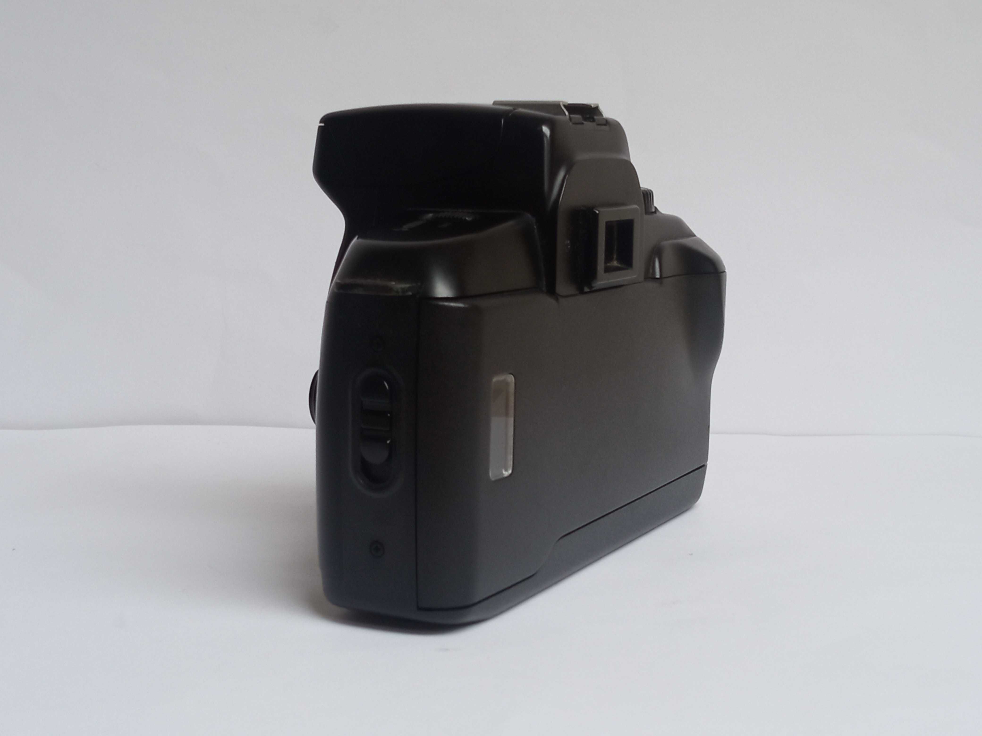 Aparat Canon EOS 700