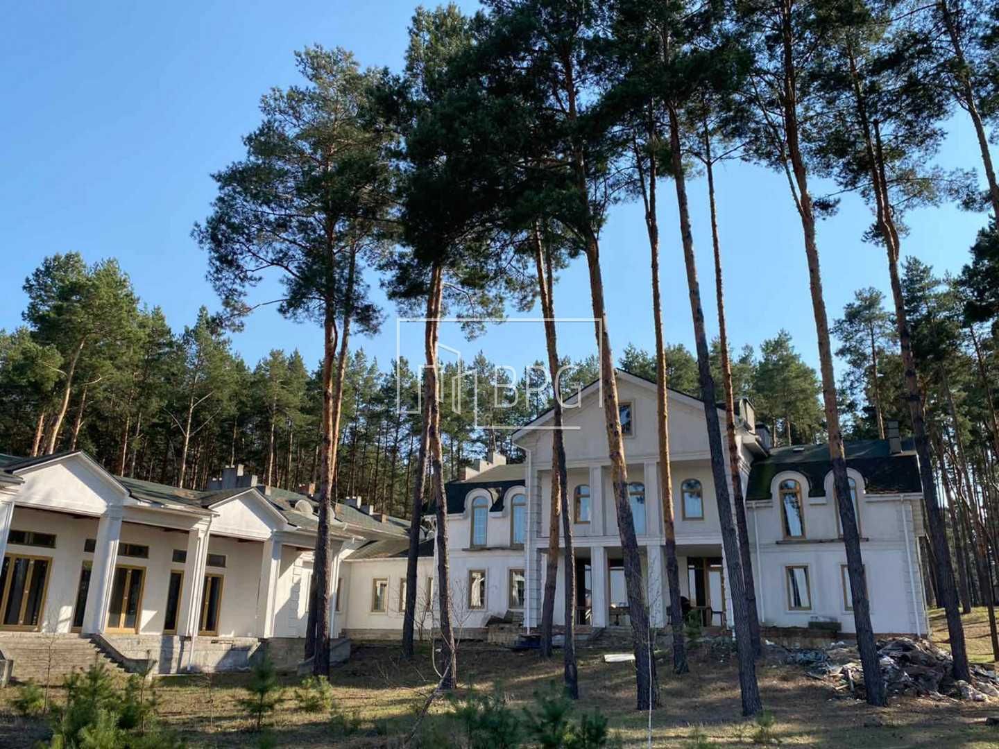 Дом на берегу Стугны 115 соток в соновом лесу Украинка без комиссии