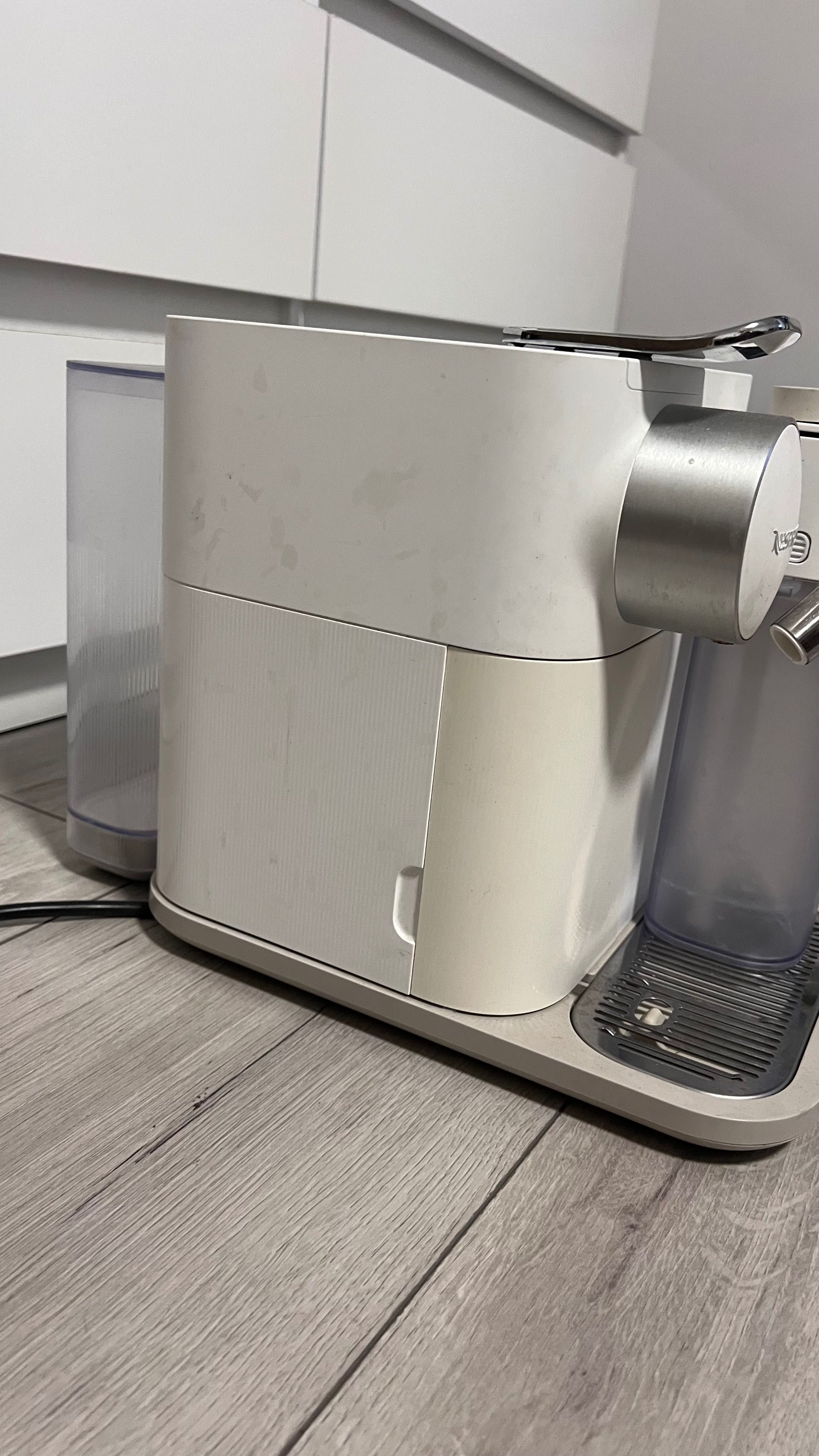 Ekspres do kawy delonghi nespresso EN650.W