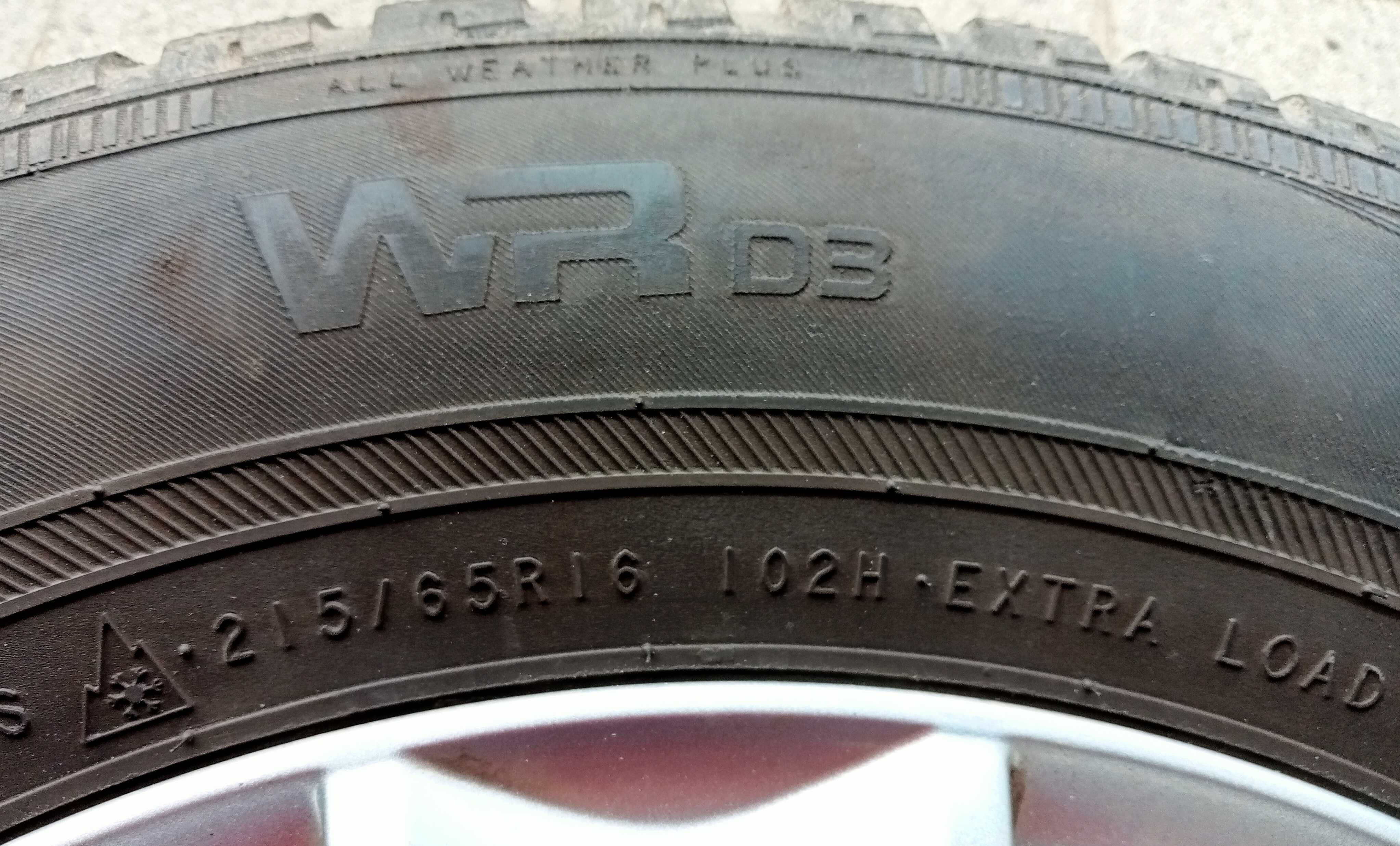 NOKIAN WR D3 215/65/16 (opony + felgi)