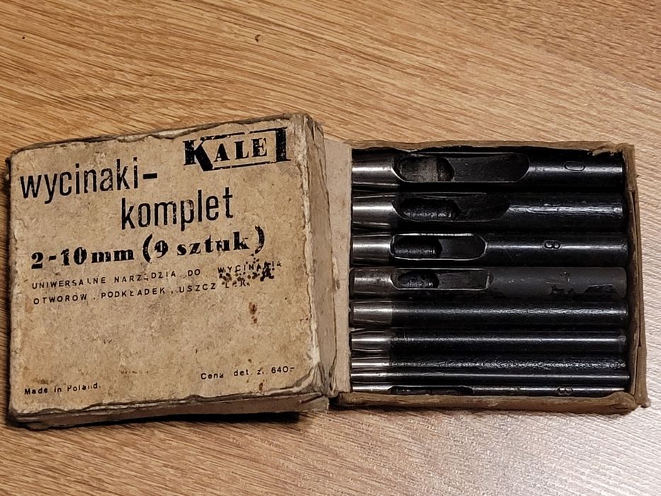 Zestaw wykrojników, wycinaków do otworów