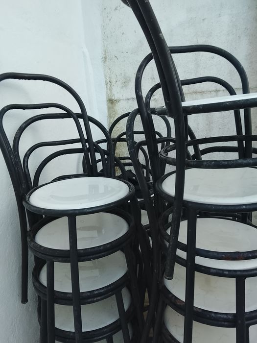 Mesas e cadeiras para estabelecimentos