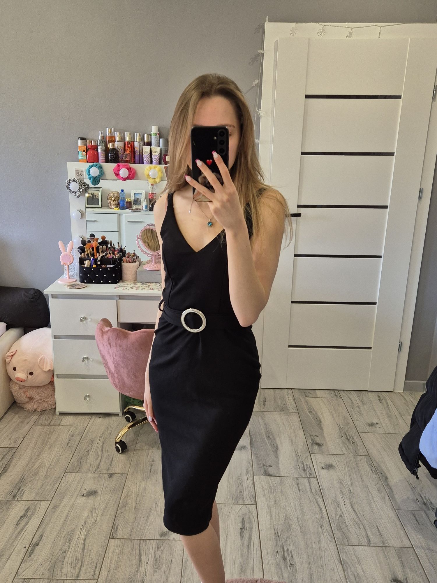 Dopasowana elegancka sukienka midi S/M