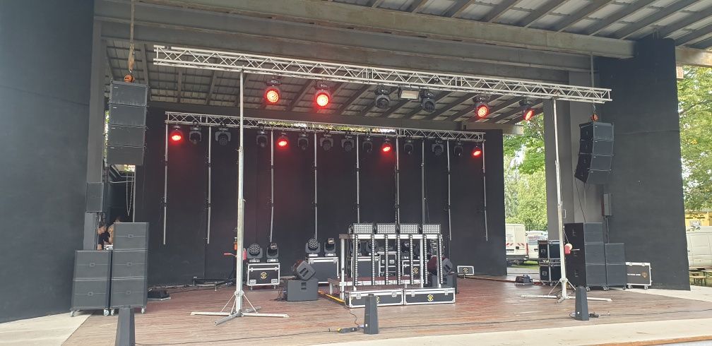 Scena 10x8  8x6 nagłośnienie oświetlenie agregaty prądotwórcze