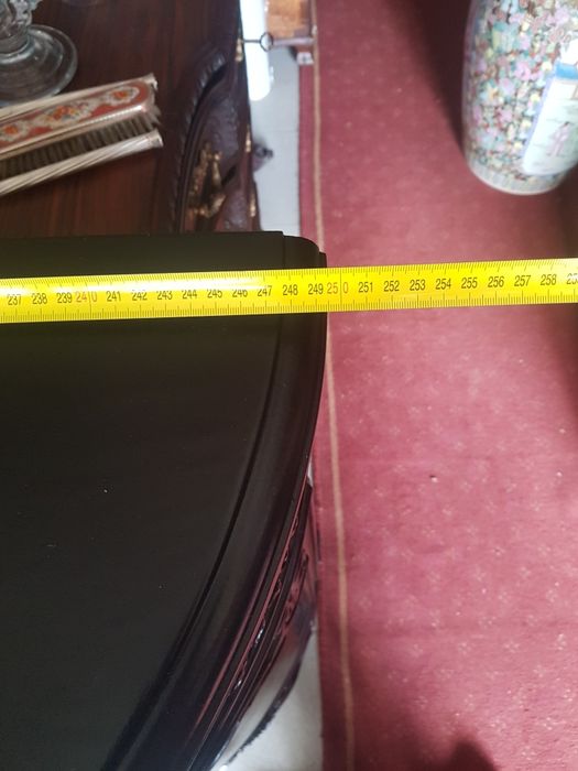 Imponente aparador estilo Luis XV lacado