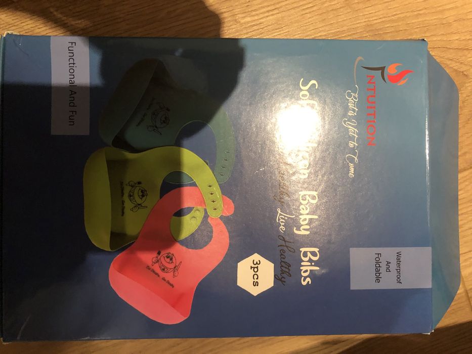 Новые  детские силиконовые  слюнявчики