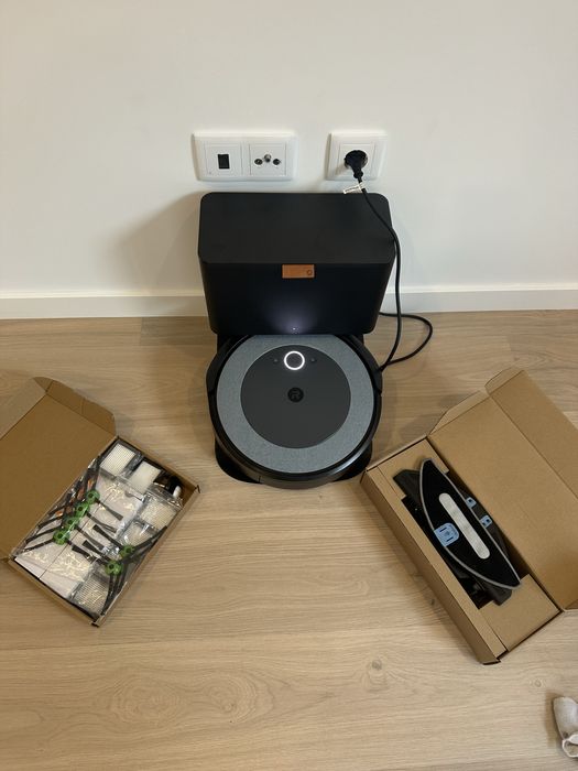 Robot Roomba i5+ com Clean Base + Função Mopa