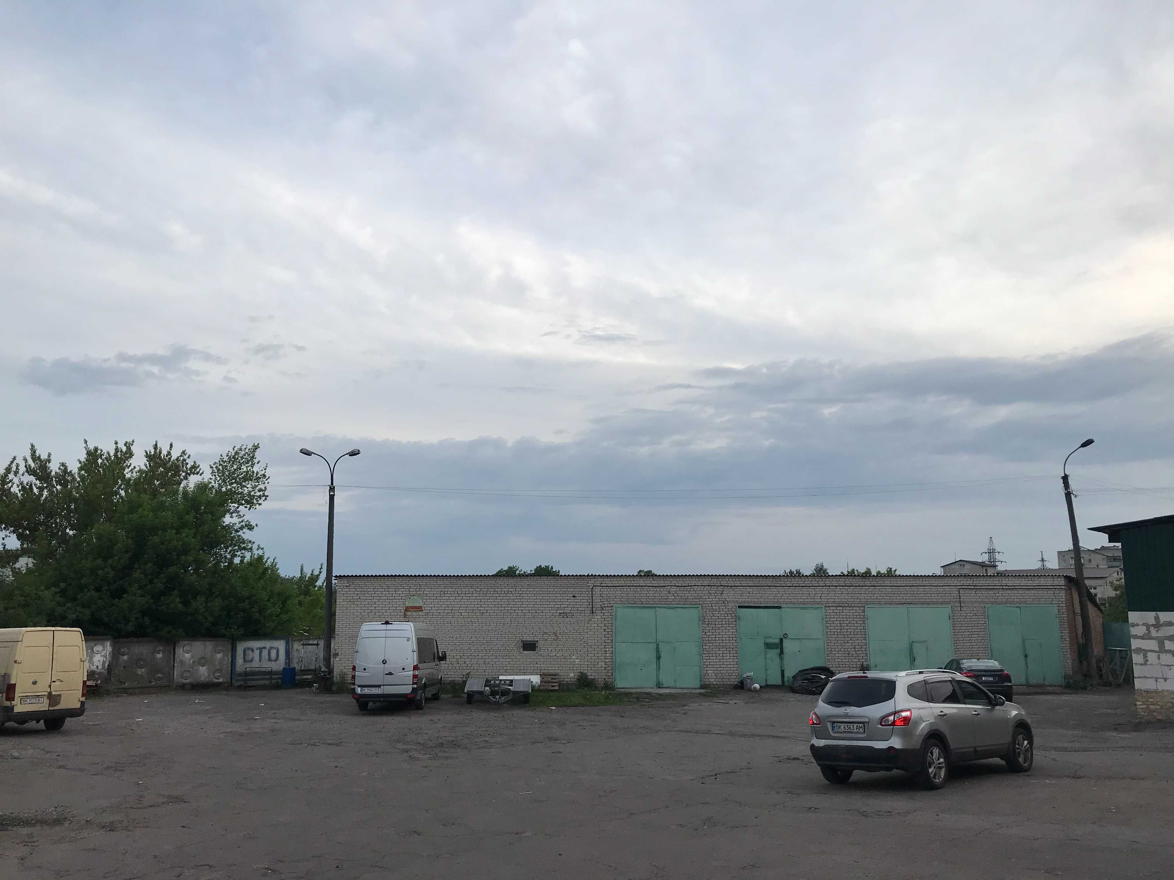 Ангар 150кв.м, високі та широкі ворота, вул. Біла