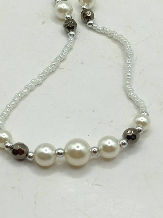 Naszyjnik korale,perłowe ,,
Bardzo dobry