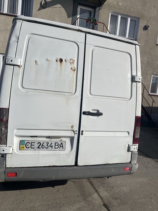 Mercedes-Benz Sprinter 210