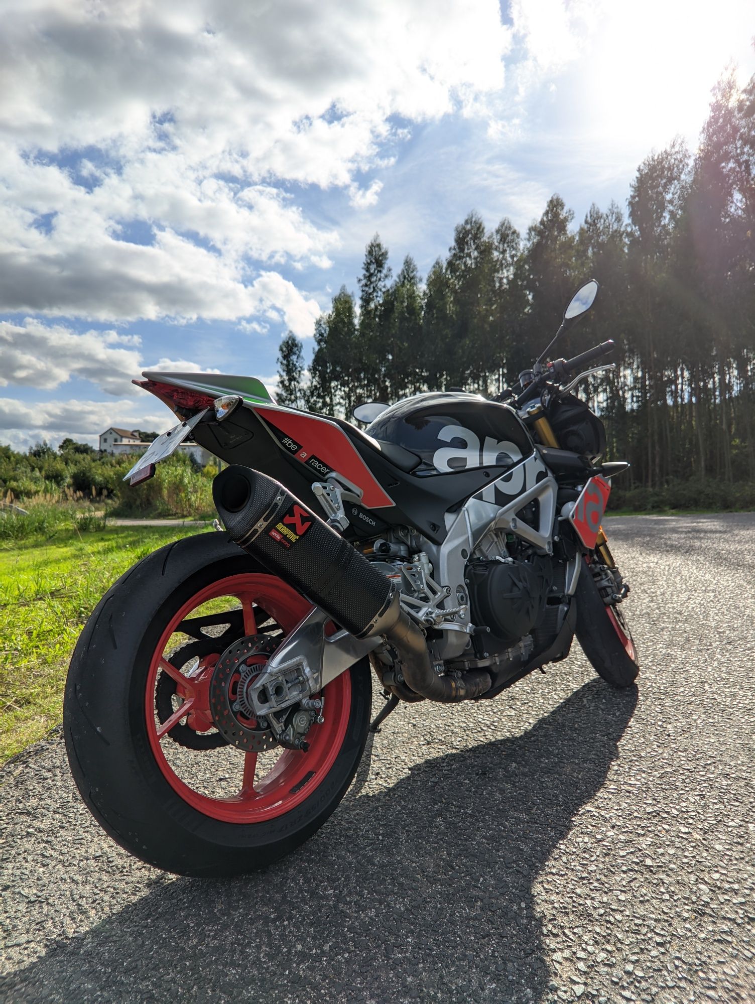 Aprilia Tuono V4 1100 Factory - Akrapovic + ECU Racing