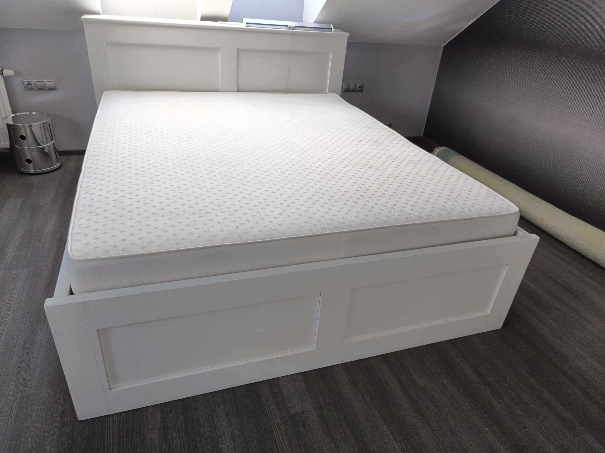 Łóżko drewniane wymiar materaca 220/200(materac gratis)