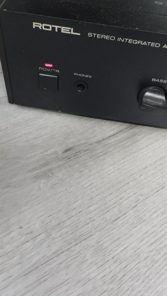 Rotel RA-810A підсилювач вінтаж